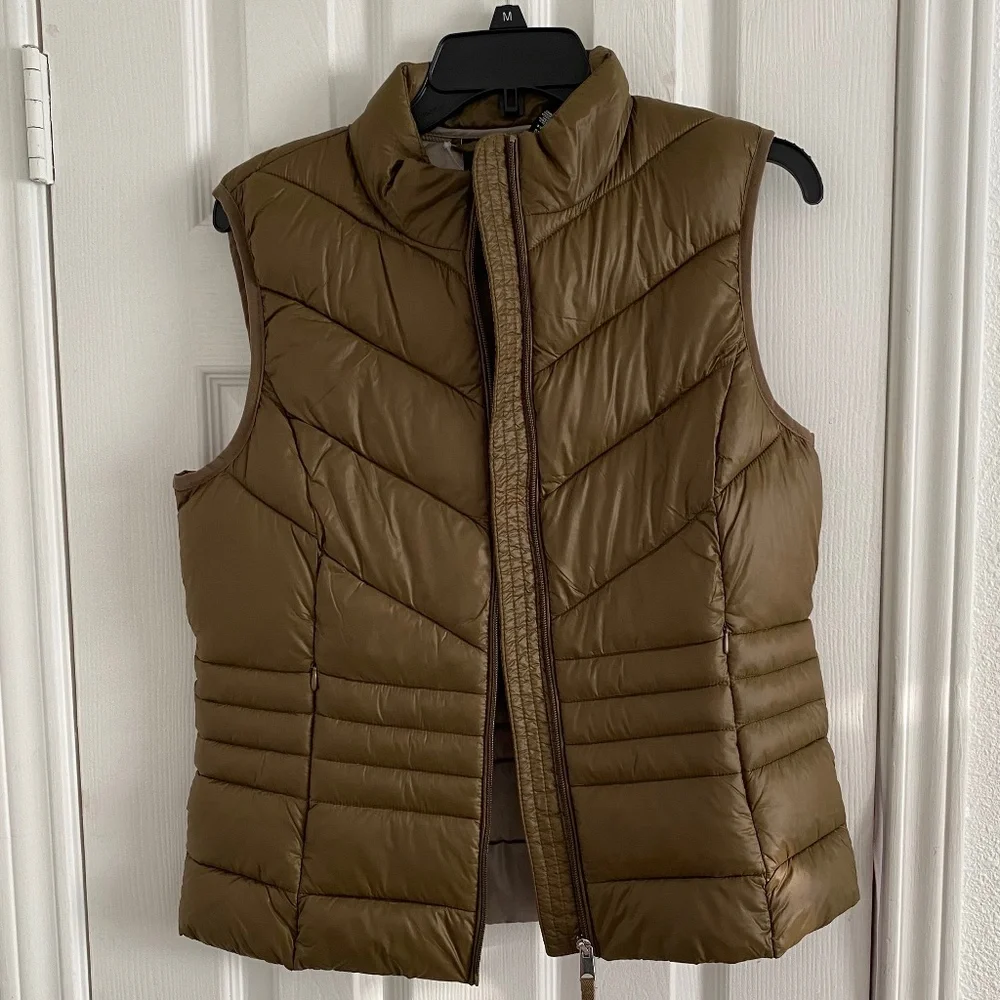 Women's Quilted Olive Puffer Vest - Sleeveless Zip Front